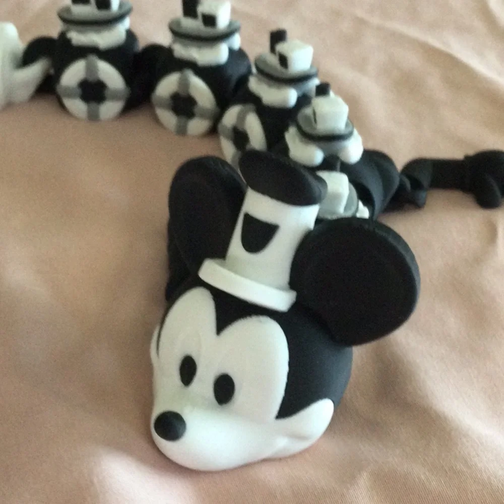 Disney - Picture 2 of 6